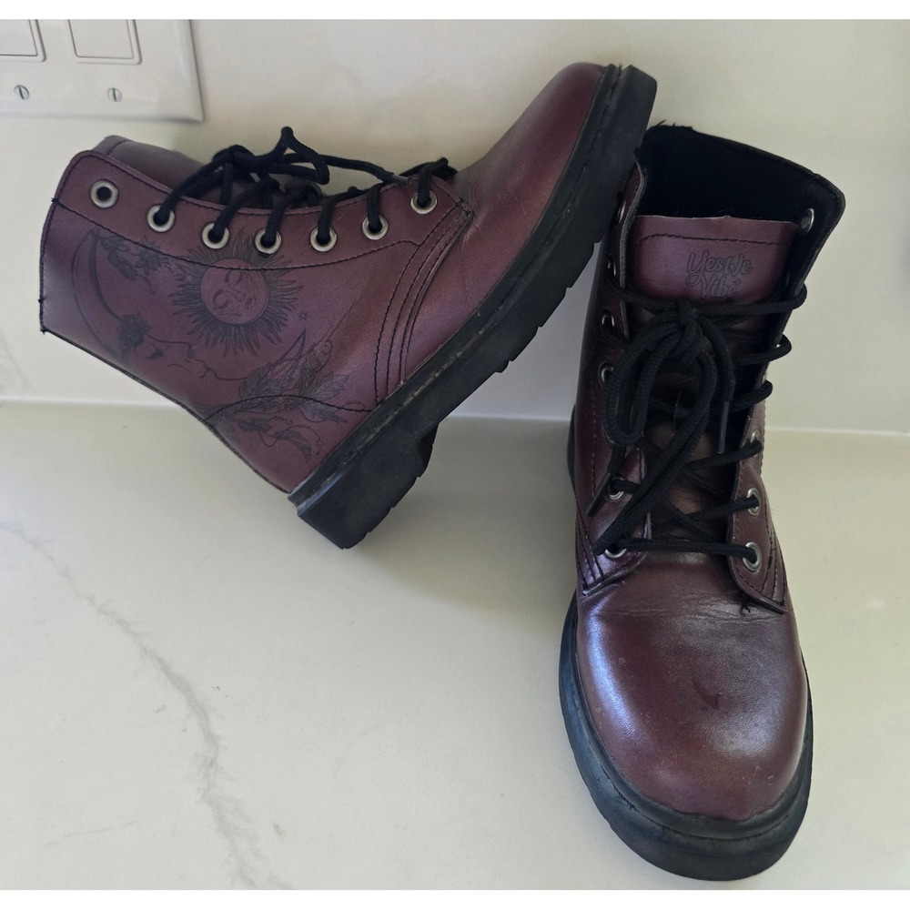 YesWeVibe purple Sun Moon‎ Celestial Combat Boots Womens size 6 Boots